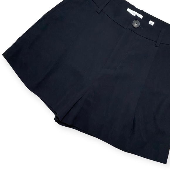 Vince Pleat Front Short - Size 2 - Picture 5 of 13